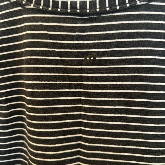 LULULEMON sleeveless tank *sz 6* - Picture 3 of 4